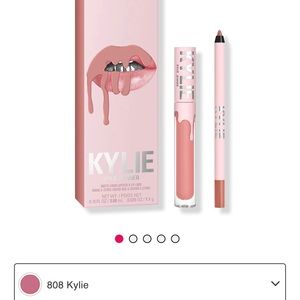 ⚜️Kylie Matte Lip Kit⚜️